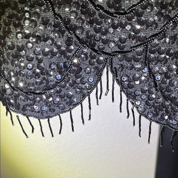 Elegant Black Sequin Tank Top - Picture 3 of 6